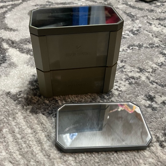 Swarovski Plastic Mirror Top Set of 2 Display Stands - Picture 4 of 12